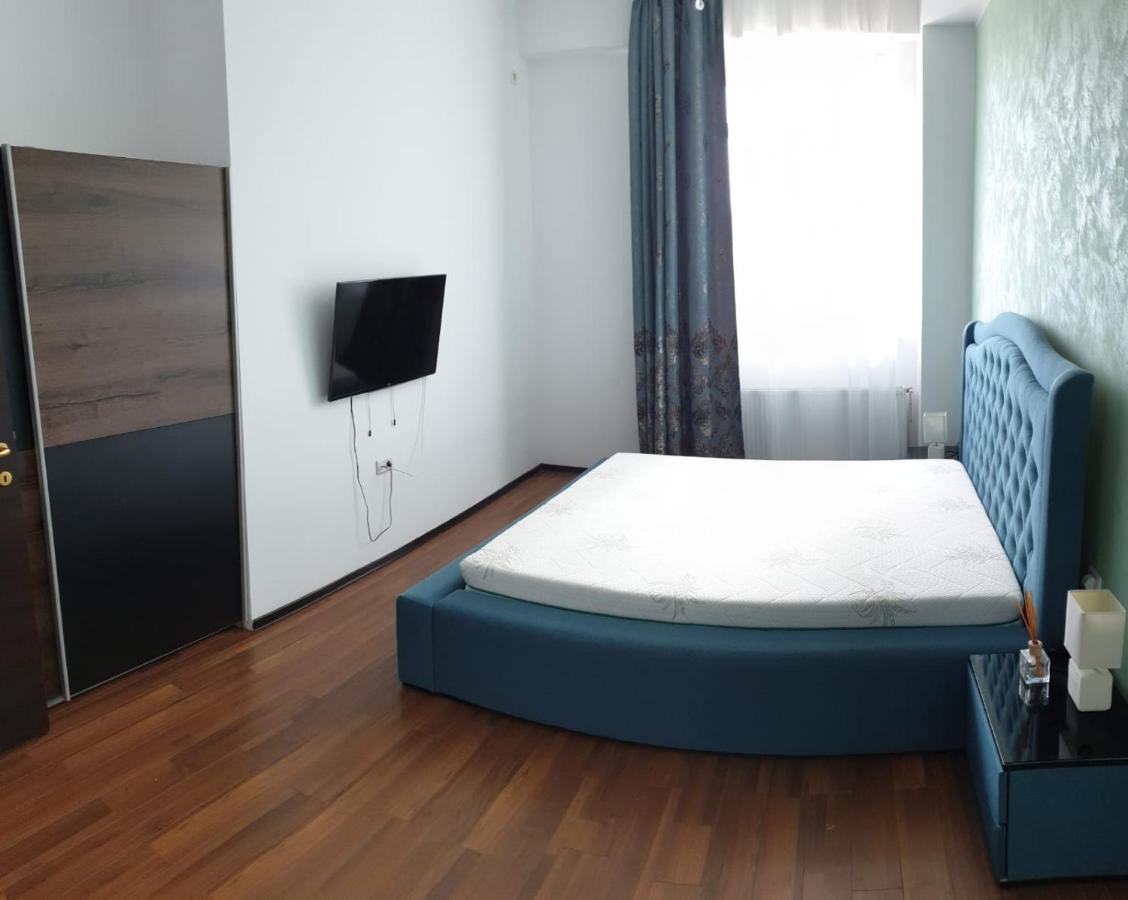 Apartment Monaco Summerland