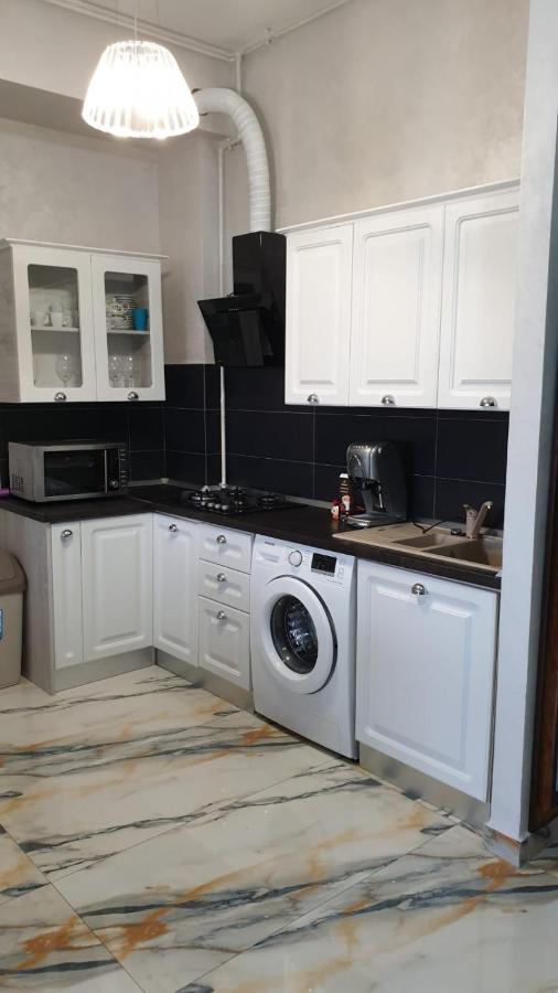 Apartment Monaco Summerland