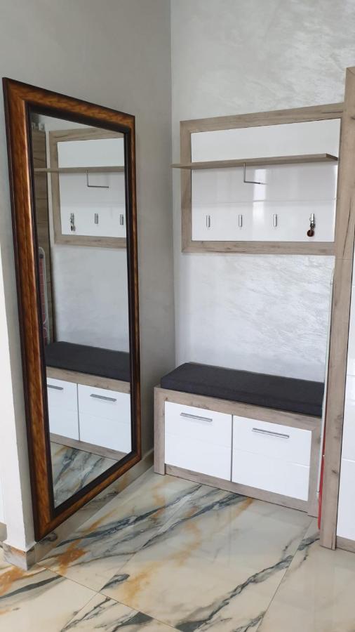 Monaco Summerland Apartment *